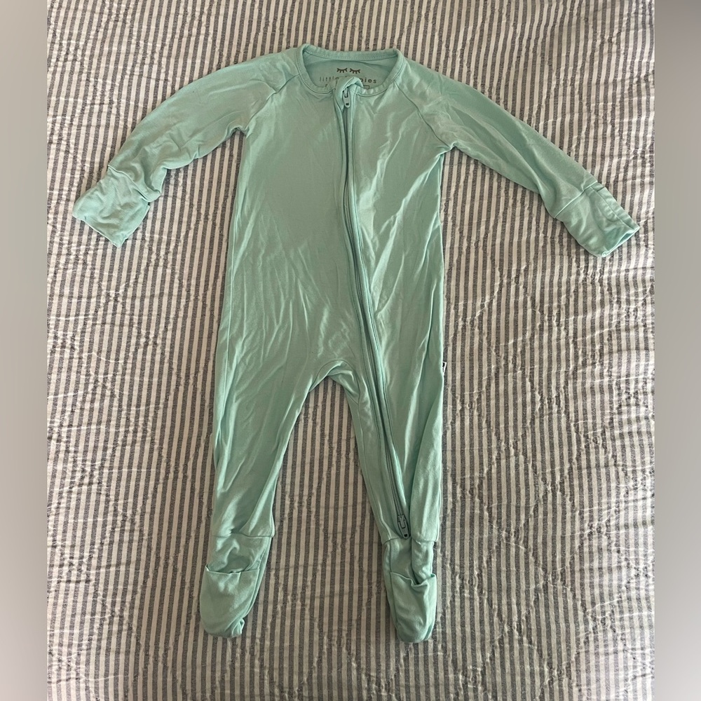 Little Sleepies 0-3 month pjs
